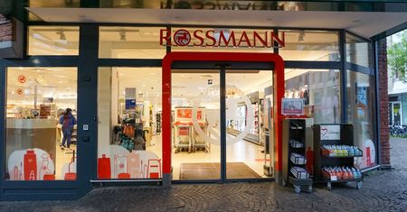 Rossmann wycofuje dwa produkty. Zagrożenie dla jelit, wątroby