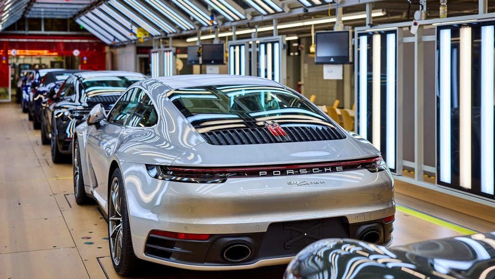 Auto Porsche to nie tylko symbol sportowej jazdy, ale i bogactwa