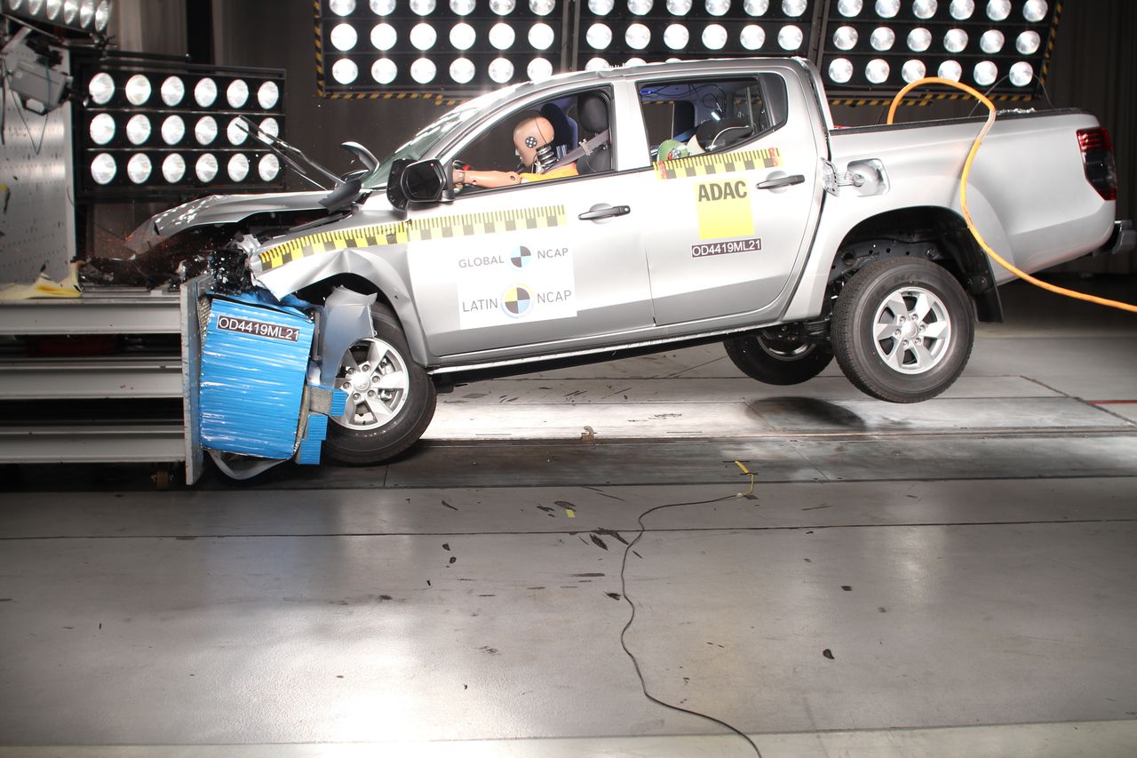 Mitsubishi L200 bez gwiazdek w testach zderzeniowych Latin NCAP