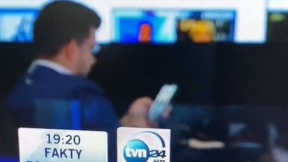 Dziennikarz TVN Artur Molęda sam pokazał na swoim koncie na TikToku, co robił w pracy