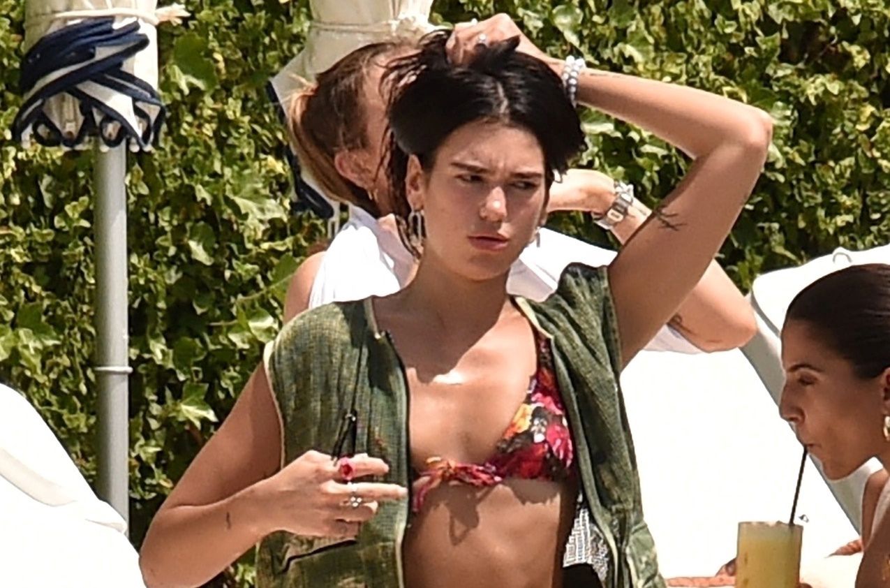Dua Lipa w bikini