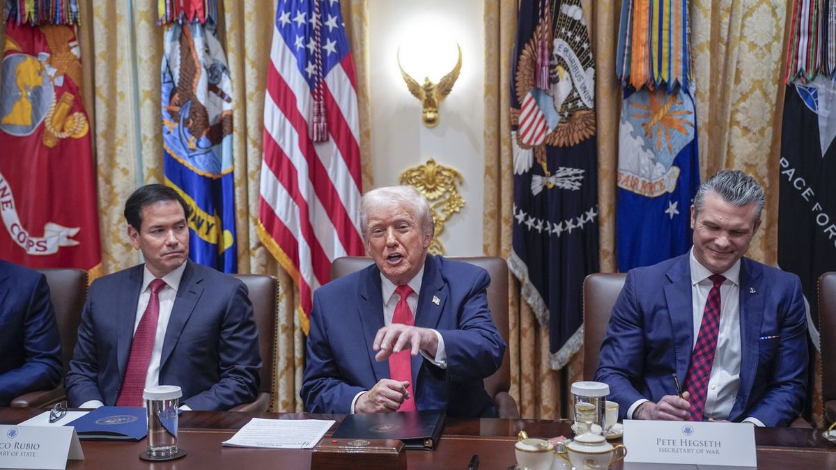 US President Trump holds Cabinet meeting at the White House
epa12565227 US President Donald J. Trump (C) holds a meeting with his Cabinet in the Cabinet Room of the White House in Washington, DC, USA, 02 December 2025.  EPA/YURI GRIPAS / POOL 
Dostawca: PAP/EPA.
YURI GRIPAS / POOL
Meeting, Cabinet, Media