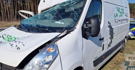 Zasnął za kierownicą busa i wjechał w ciężarówkę.Tak stracił prawko