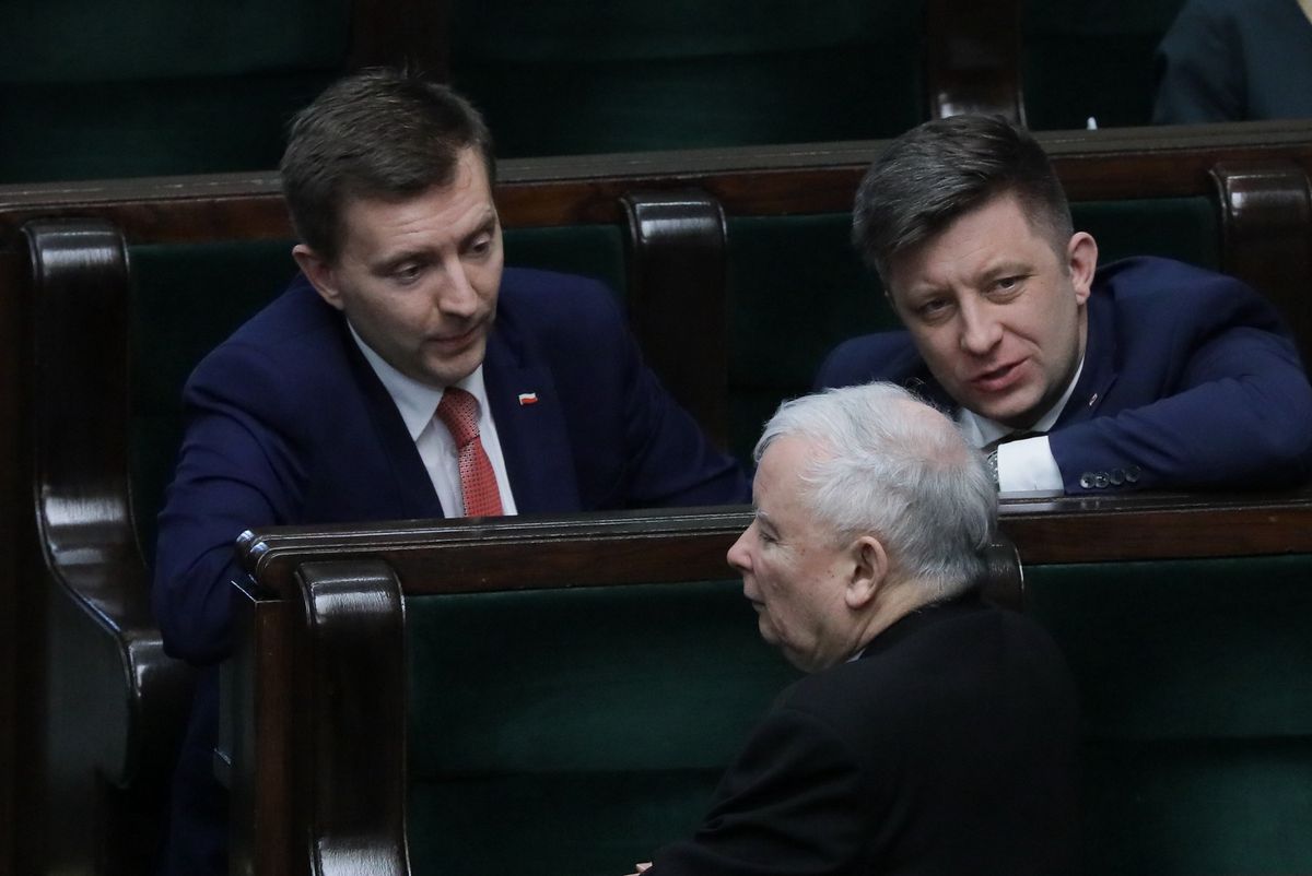 Afera mailowa. "Prośby i pomysły" ministra Schreibera na wygrane wybory. Na zdjęciu Łukasz Schreiber, Michał Dworczyk i Jarosław Kaczyński 