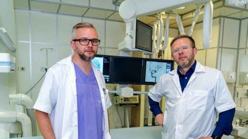 Pionierska metoda leczenia tętników mózgu opracowana przez braci Miś