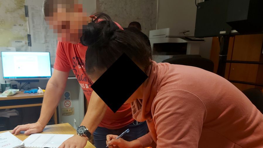 Matka ukryła dziecko w piwnicy, by uniknąć odpowiedzialności