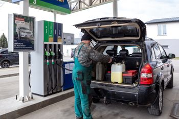 Słowacja jeszcze mocniej podnosi ceny diesla dla cudzoziemców. Jest decyzja