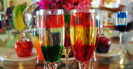 Oryginalne letnie drinki z palemką