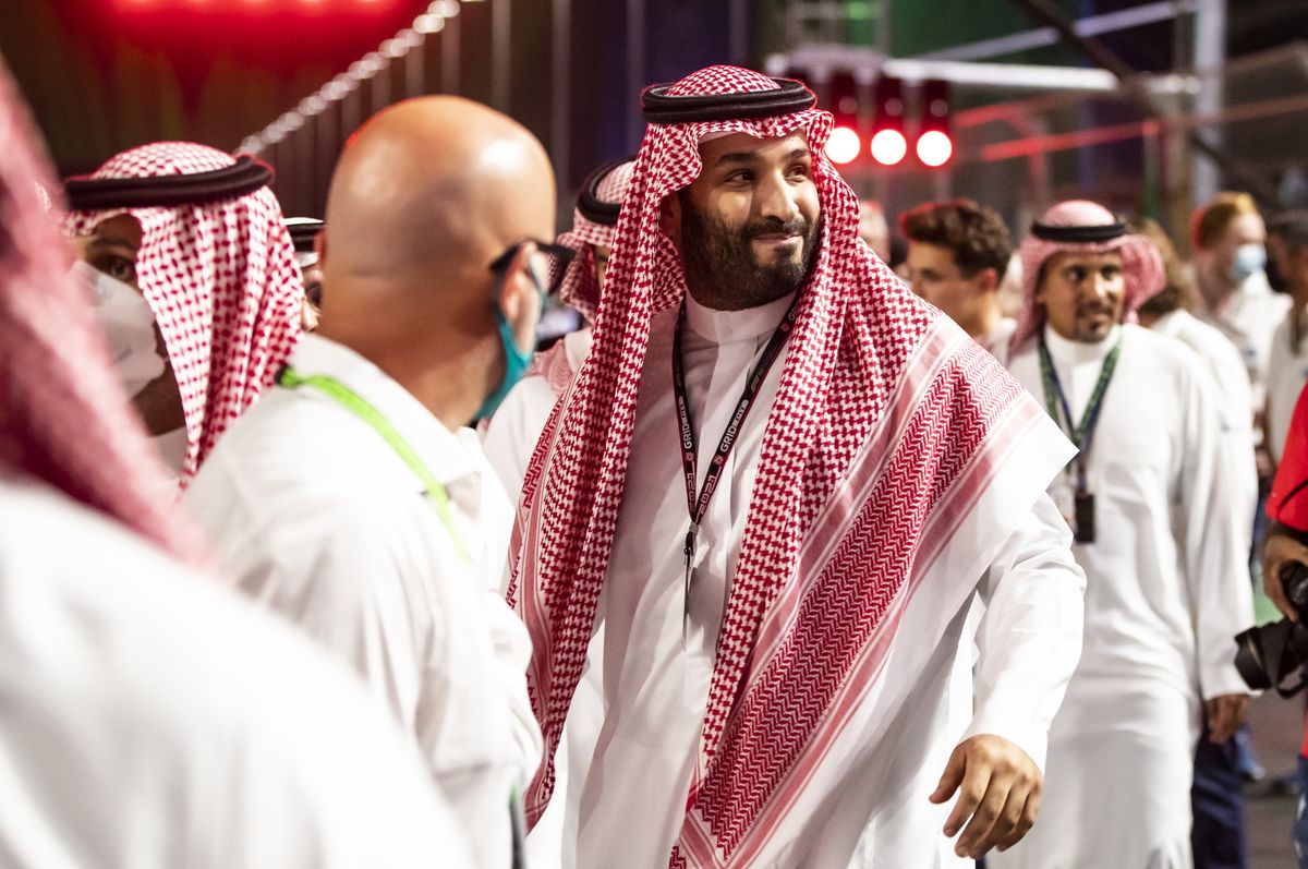 Mohammed bin Salman, następca tronu Arabii Saudyjskiej, wyruszył w dyplomatyczną podróż po regionie. W środę odwiedził Turcję 