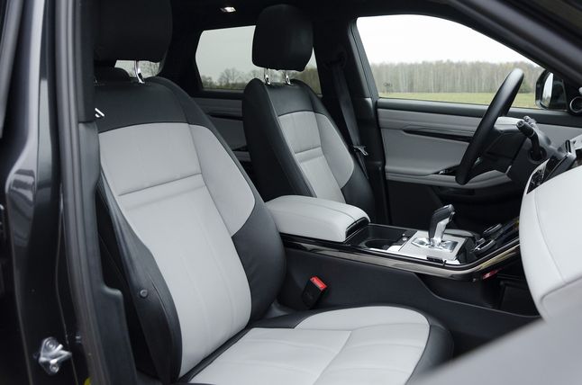 Range Rover Evoque daje przede wszystkim komfort, ale i tu niełatwo znaleźć idealną pozycję za kierownicą