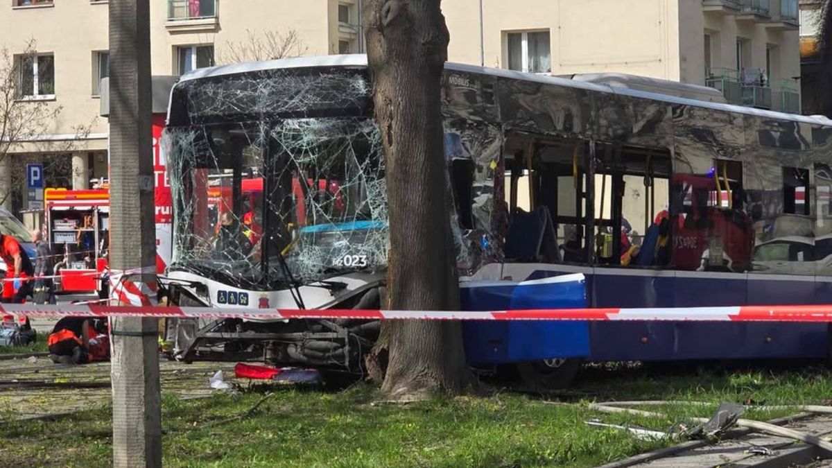 Wypadek autobusu w Krakowie. Są ranni