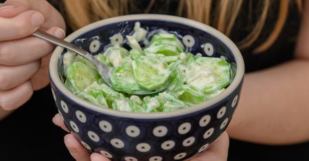 Nie śmietana, jogurt czy kefir. Do mizerii dodaję inny nabiał i smakuje bajecznie