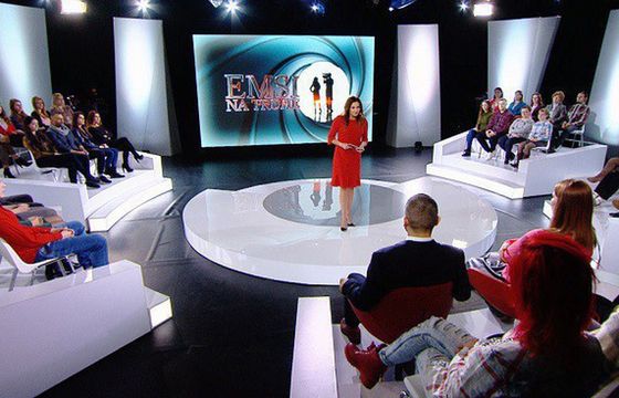 Talk-show „Emsi na tropie” oraz paradokumenty „To Twoja wina” i „Sekrety rodziny” nowościami w letniej ramówce Polsatu
