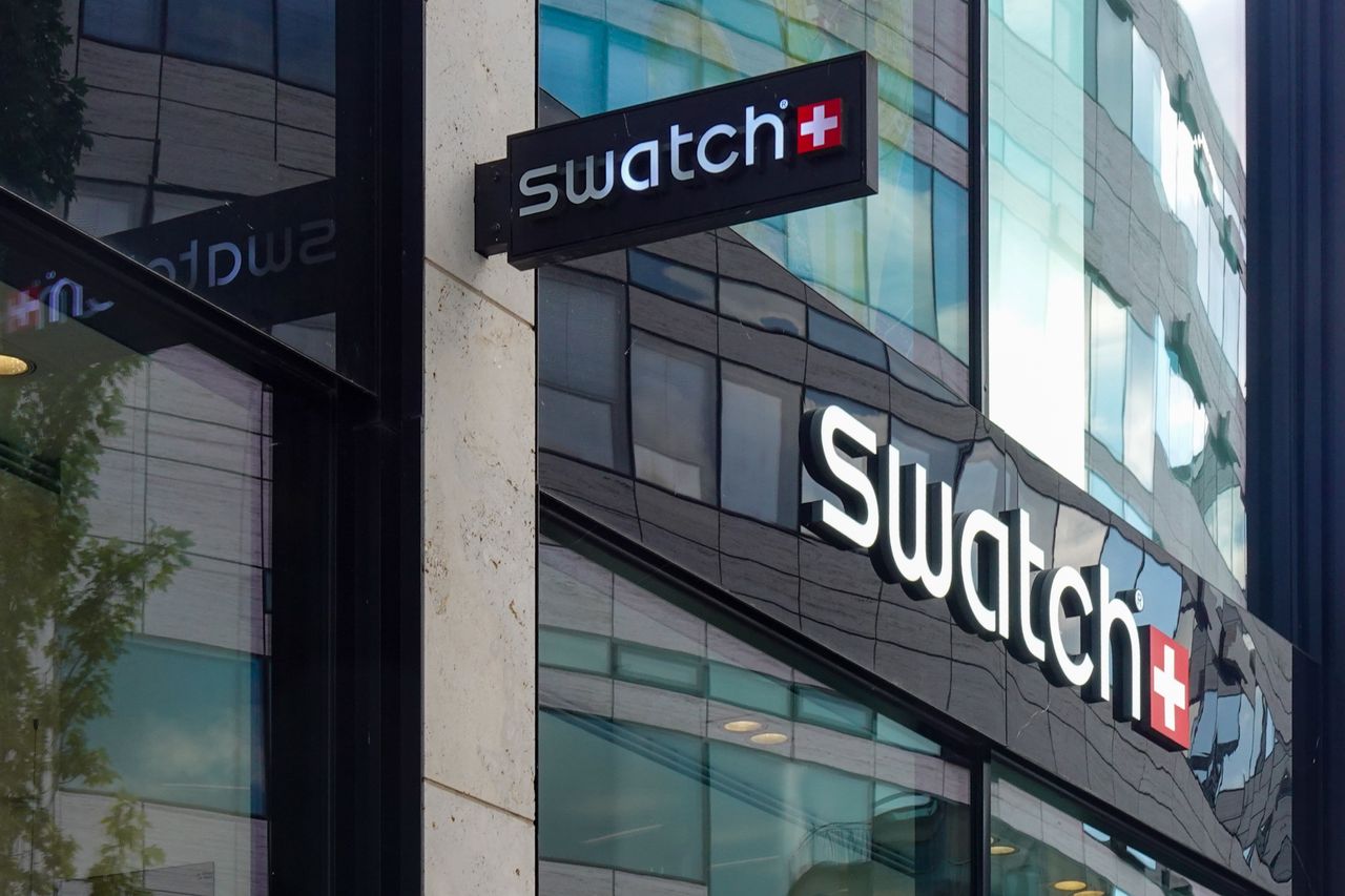 Swatch przeprasza. Model wykonał gest "skośnych oczu"