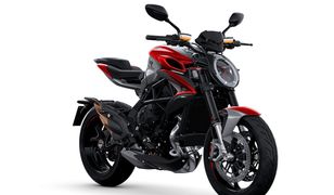 Nowe MV Agusta Brutale 800 i Dragster 800 pokazane. Mają teraz więcej elektroniki