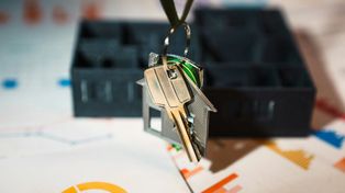 Ceny nowych mieszkań udają stagnację. Dane ujawniają trik