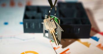 Ceny nowych mieszkań udają stagnację. Dane ujawniają trik