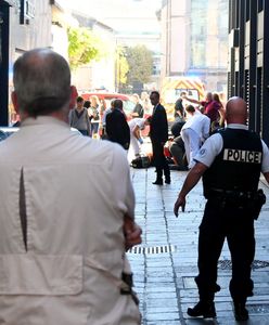 Nożownik zabił szefa policji na południu Francji. Atak przed ratuszem