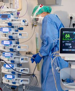 Maseczka szkodzi? Ekspert krytykuje antyszczepionkowców