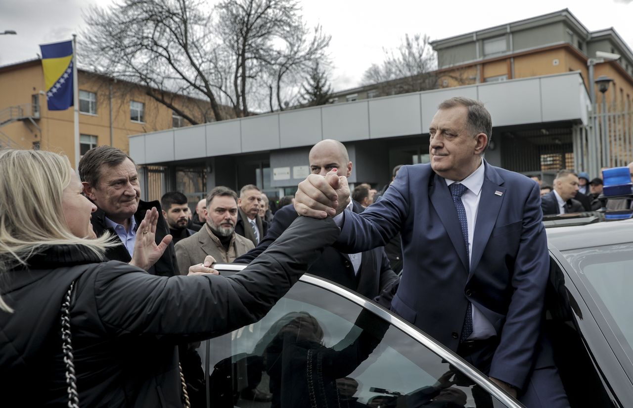 Działo się w nocy. Wiec poparcia dla Dodika