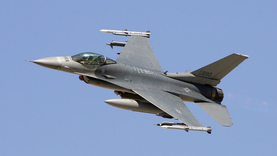 Nad Warszawą przeleciał F-16