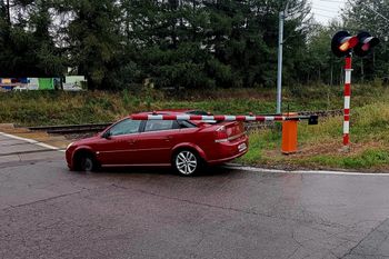 Katowice: Policjant poza służbą zapobiegł zagrożeniu na torach kolejowych