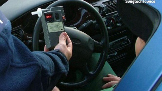 Policjanci ze Świętochłowic interweniowali w sprawie pijanego kierowcy.