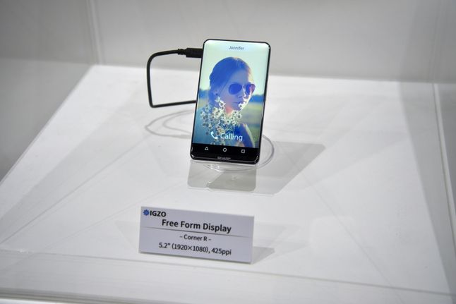 Ekrany Sharpa pozwolą na tworzenie bezramkowych smartfonów