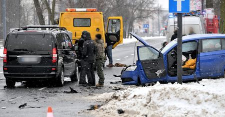 Wypadek samochodu SOP w Warszawie. Trzy osoby trafiły do szpitala