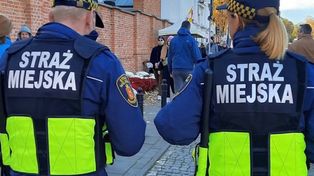 Płacą 7200 zł brutto na start. Zostało 70 wakatów
