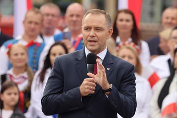 Ta firma sprzedawała jedzenie u Nawrockiego. Kancelaria wyjaśnia wybór