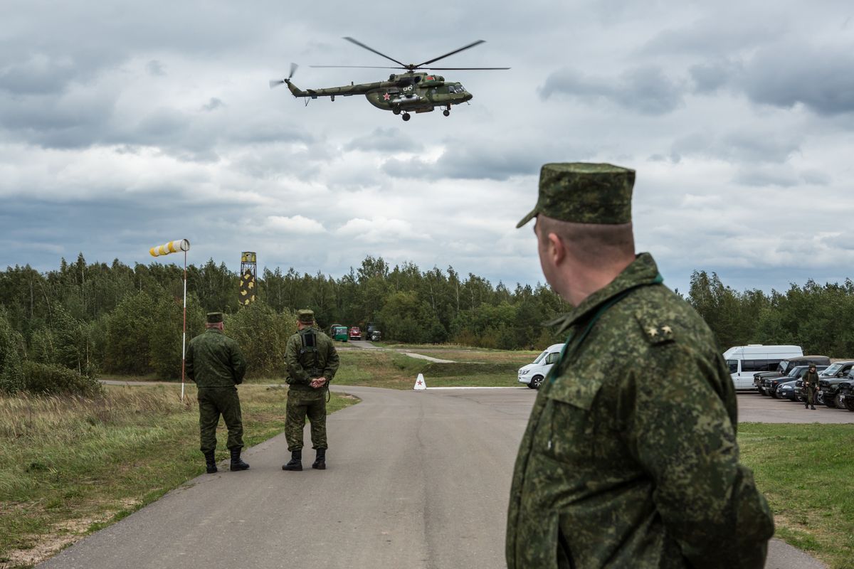 Rosja przejęła kontrolę nad białoruskim lotniskiem. "Trwa budowa bazy wojskowej"