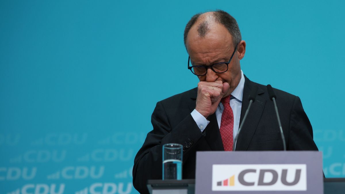 German Chancellor Friedrich Merz looks on during a press conference following a CDU party executive committee meeting in Berlin, Germany, 09 March 2026. The committee meeting was held after regional state elections in Baden-Wuerttemberg that took place on 08 March 2026. EPA/CLEMENS BILAN Dostawca: PAP/EPA.