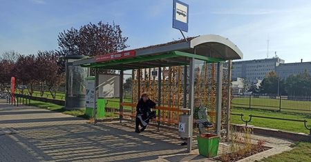 Zielony przystanek już stoi przed Szpitalem Wojewódzkim. Jego cena zwala z nóg