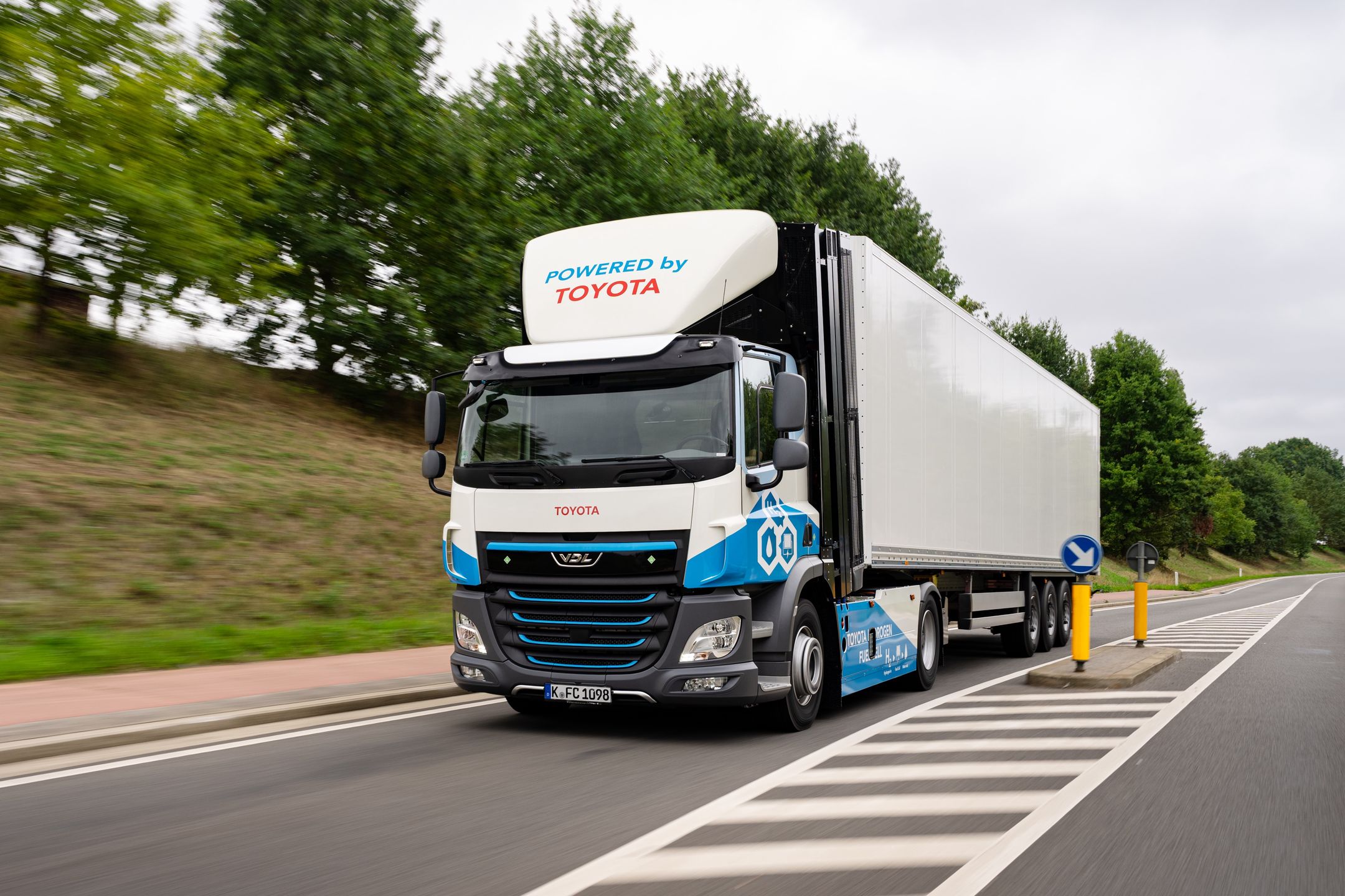 Toyota stosuje ogniwa wodorowe w samochodach ciężarowych