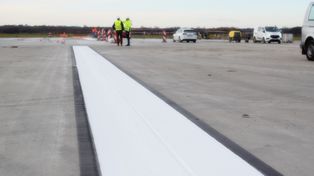 Wrocław: Na lotnisku praca idzie pełną parą. Niedługo wracają samoloty