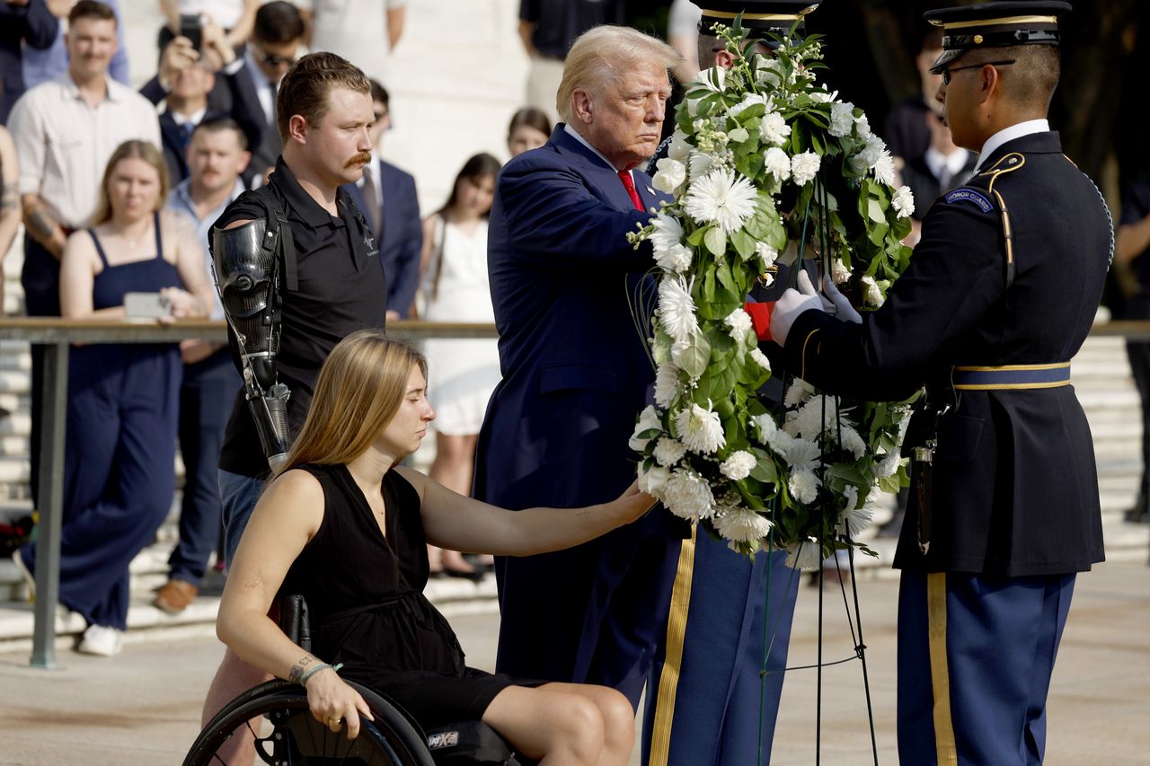 Trump visit to Arlington cemetery ignites national controversy