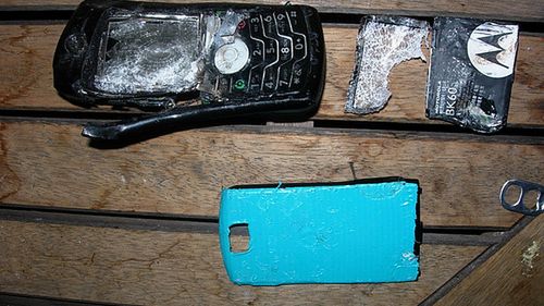 Leczenie uzależnienia od SMSów młotkiem 1