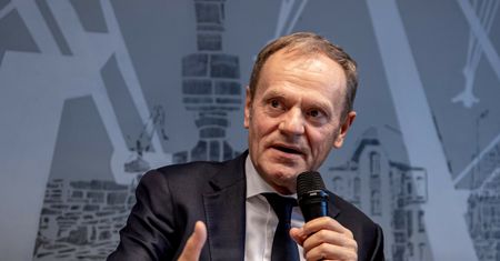 Donald Tusk na urodzinach KOD. Lider PO o Kaczyńskim i "Królu Lwie"