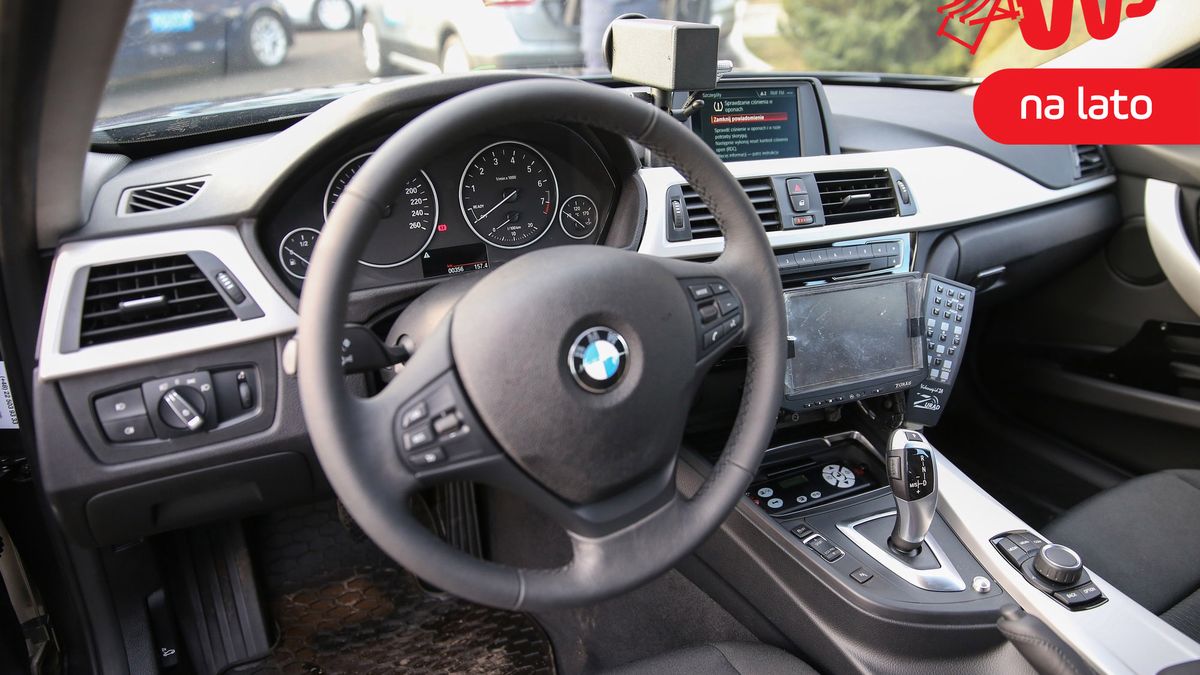 Nieoznakowane radiowozy BMW nie są łatwe do rozpoznania.