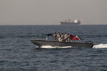 Ropa po 120 dol. za baryłkę? Spodziewają się dalszego wzrostu cen po blokadzie cieśniny Ormuz