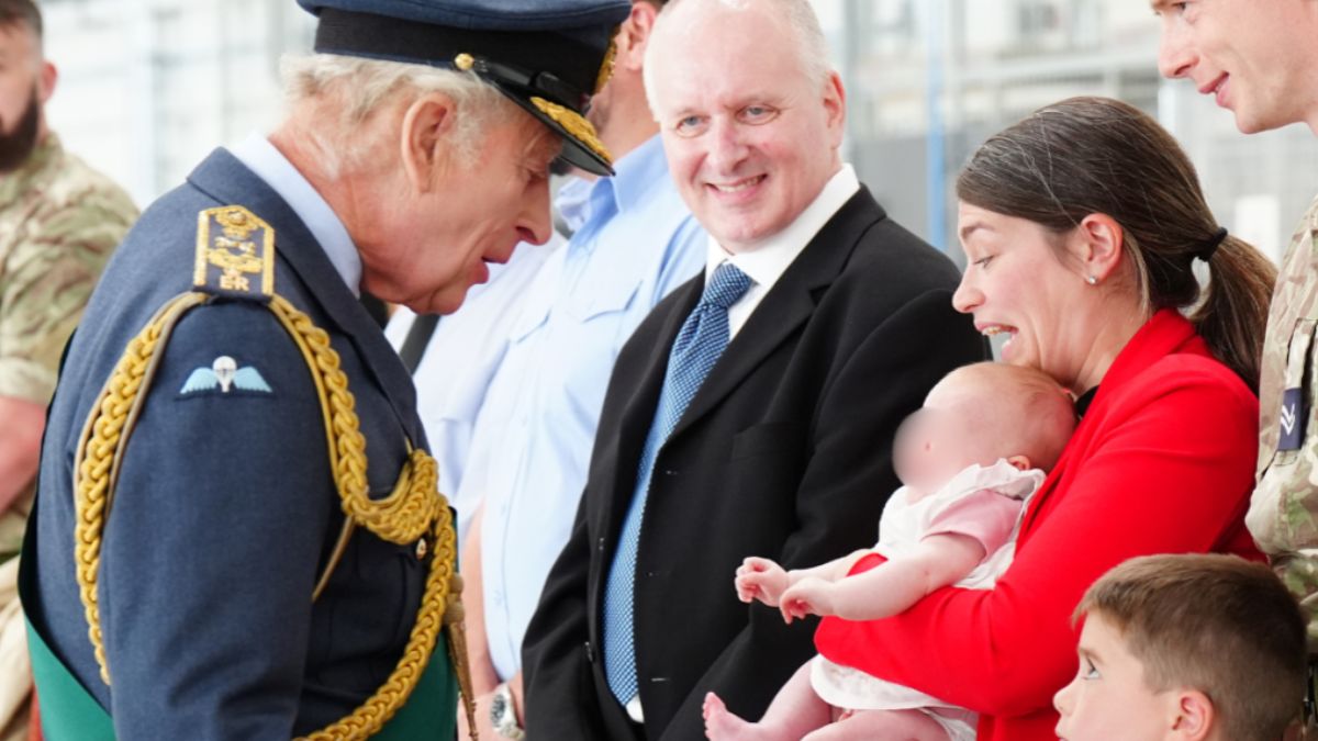 Dziecko rozpłakało się na widok króla Karola III