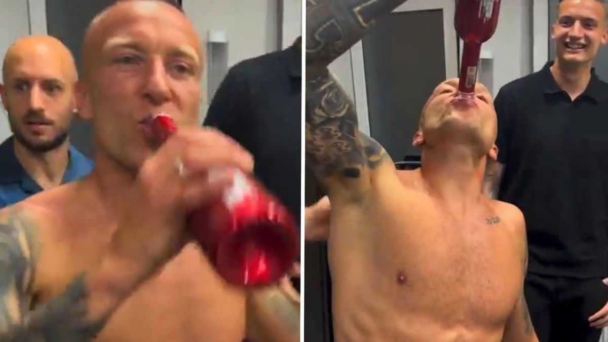 Na zdjęciu: Jacek Góralski pijący alkohol