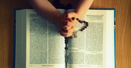 Za dużo uczniów chodziło na religię. Usunęli ją ze szkoły