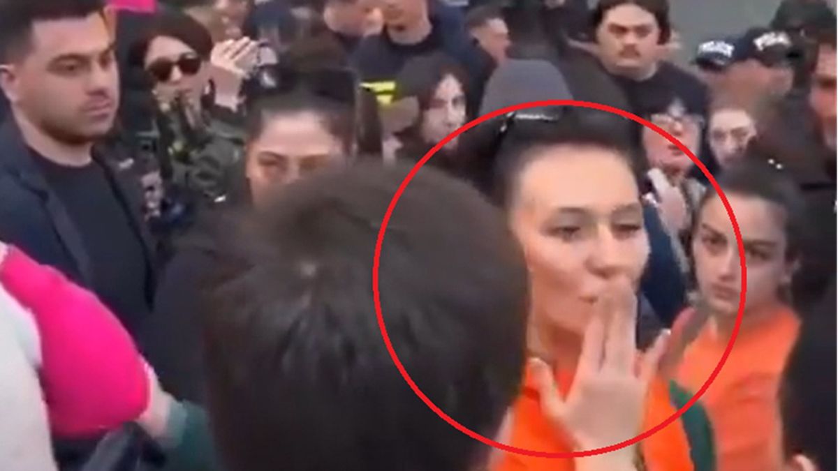 Starcie protestujących z Rosjanką