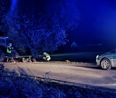 Uderzył motocyklem w ciągnik rolniczy. 17-latek zginął na miejscu