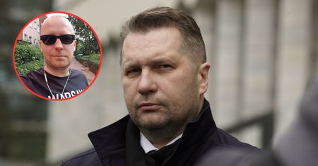 Wytoczył proces za podręcznik do HiT-u. Teraz organizuje in vitro dla 100 par