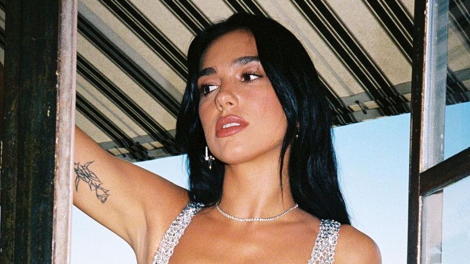 Dua Lipa zapozowała w "naked dress"