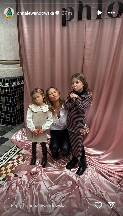Anna Lewandowska z córkami