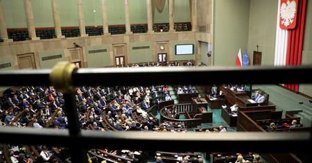 Afera mailowa. Kulisy szkoleń ABW. Posłowie nie zdali egzaminu z cyberbezpieczeństwa